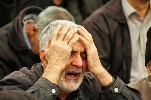 %e5%a4%96%e4%ba%ba%e9%a0%ad%e6%8a%b1%e3%81%88%e3%82%8b